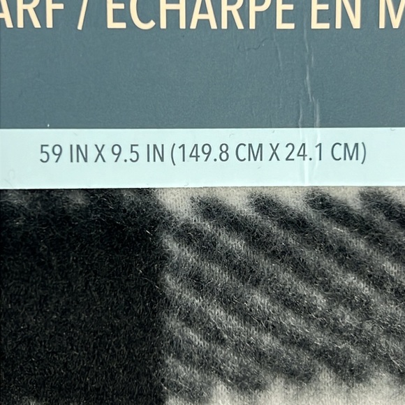 NWT Adult Fleece Scarf - Picture 5 of 5